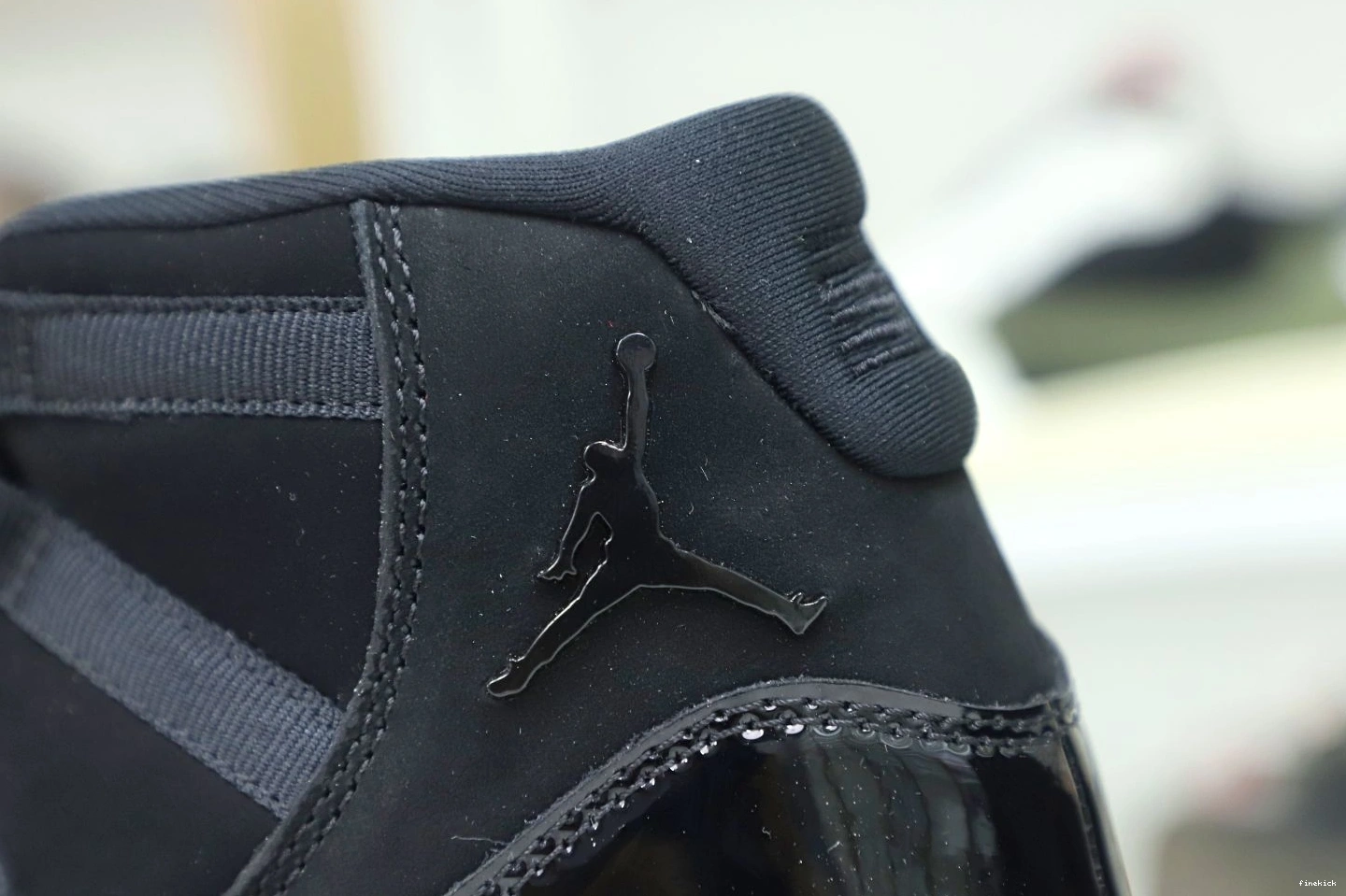 AIR RETRO JORDAN AND 'CAP 11 GOWN' 1115